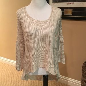 Beautiful tan knit light weight sweater.